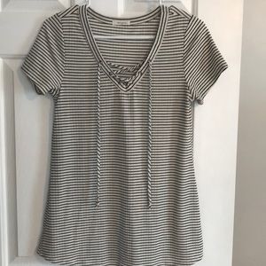 Striped short sleeve top.